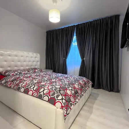 White & Elegant Luxury Apartament